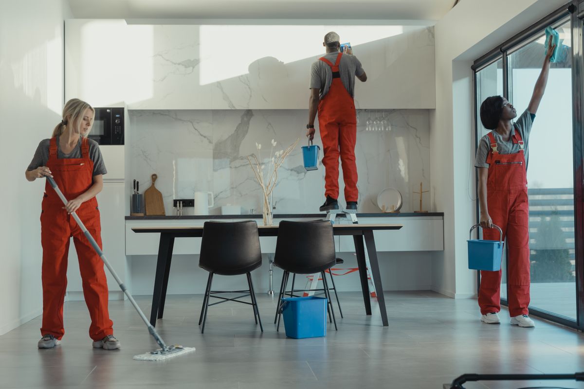 Reinigungsfirma wechseln: Ablauf ohne Unterbrechung – professionelle Reinigung durch STAFF'S Cleaning & More